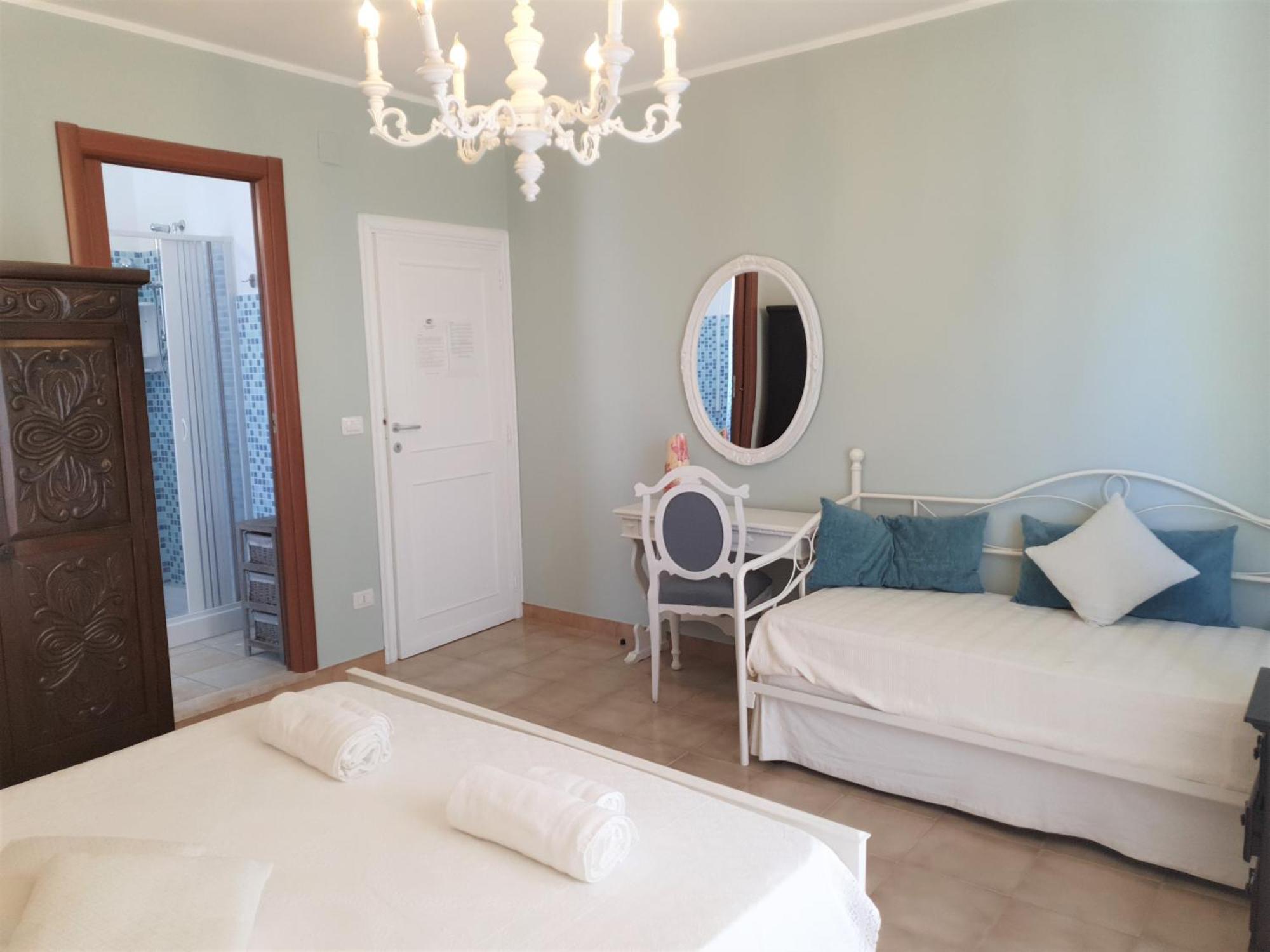Blue Dolphin Guest House Alghero Esterno foto